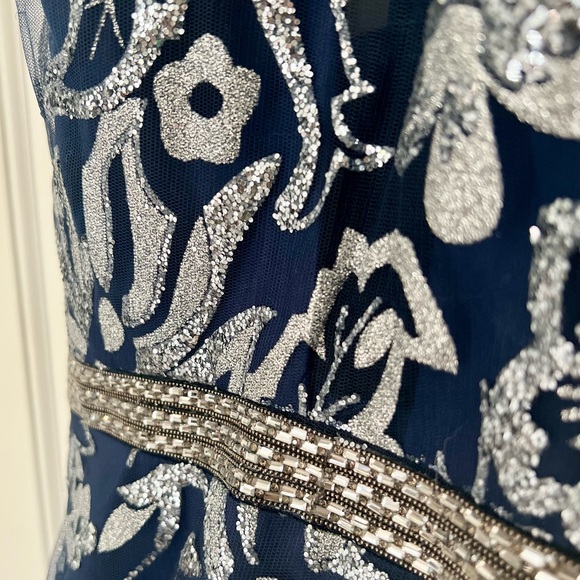 Elizabeth K by GLS Formal Navy Blue Full Length Gown Size Medium Holiday Party - Picture 8 of 13